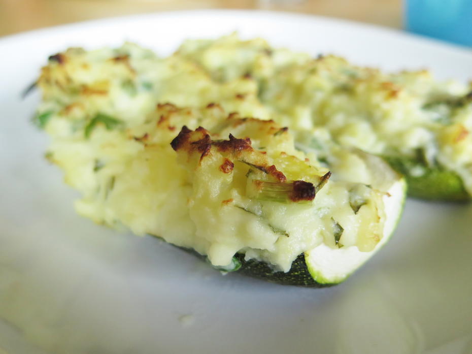 Photo d'un plat de Courgettes farcies à la purée crémeuse