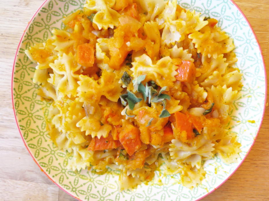 Photo d'un plat de Farfalles sauce potimarron, sauge et vin blanc