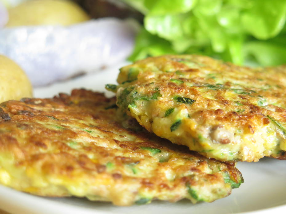 Photo d'un plat de Galettes de courgettes
