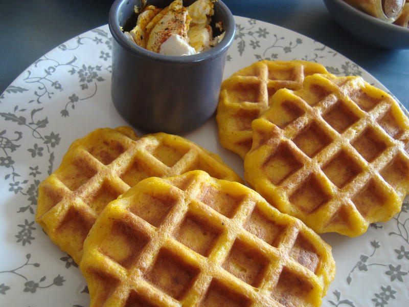 Photo d'un plat de Gaufres salées à la butternut